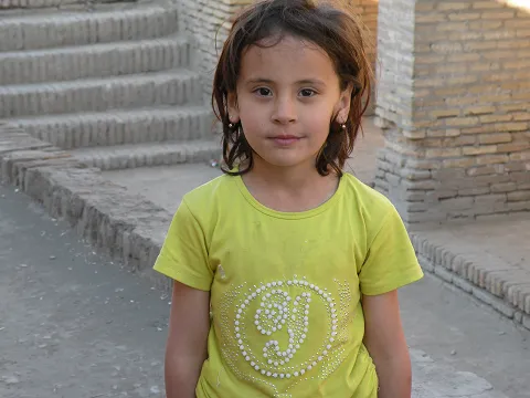 Photo of an Uzbek child by Aleksander Djumaev