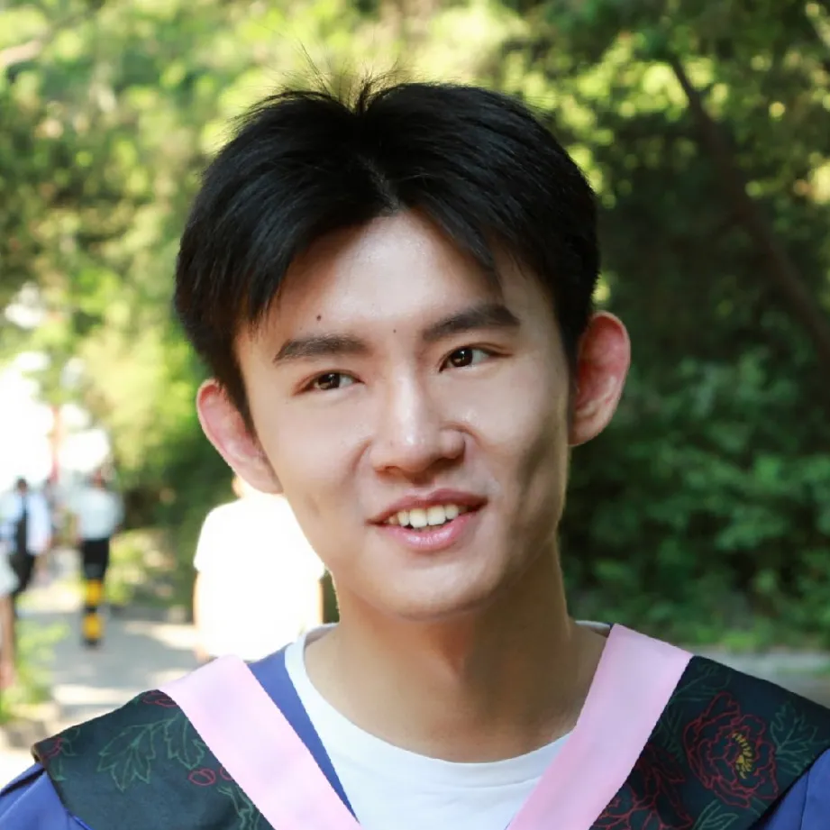 Headshot Yang Shichang.jpg